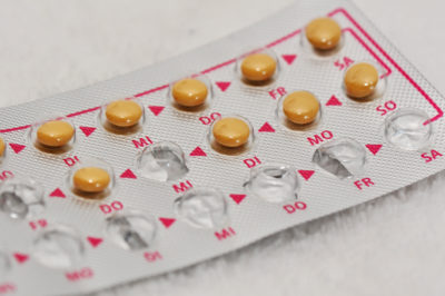 Die Pille und andere hormonelle Verhütungsmethoden sind bei Frauen in Deutschland weit verbreitet. Auf mögliche Folgen für die Psyche sollen Ärzte ihre Anwenderinnen künftig verstärkt hinweisen.