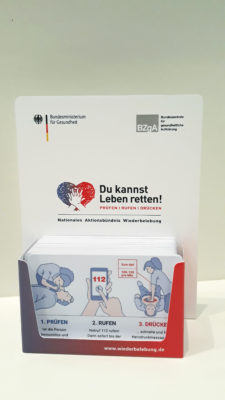 Mit sofortiger Hilfe könnten viele Menschen mit Herz-Kreislauf-Stillstand gerettet werden. Um mehr Laien zu animieren, haben der Deutsche Hausärzteverband und die BZgA eine gemeinsame Aktion gestartet.
