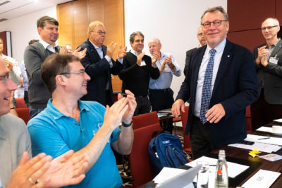 Der neue Vorstand des Deutschen Hausärzteverbands ist gewählt: Bundesvorsitzender Ulrich Weigeldt startet in eine weitere Amtszeit, ebenso seine beiden Stellvertreter. Unter tosendem Applaus sind auch neue Gesichter eingezogen.