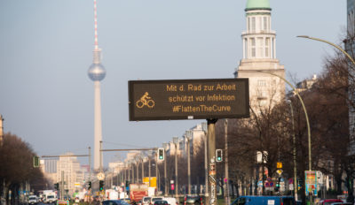 In Berlin sind mittlerweile über 2.450 Infektionen offiziell nachgewiesen. Aber die Zahl der Neuinfektionen sinkt. Grund zur Entwarnung ist das nach Ansicht der Behörden nicht.