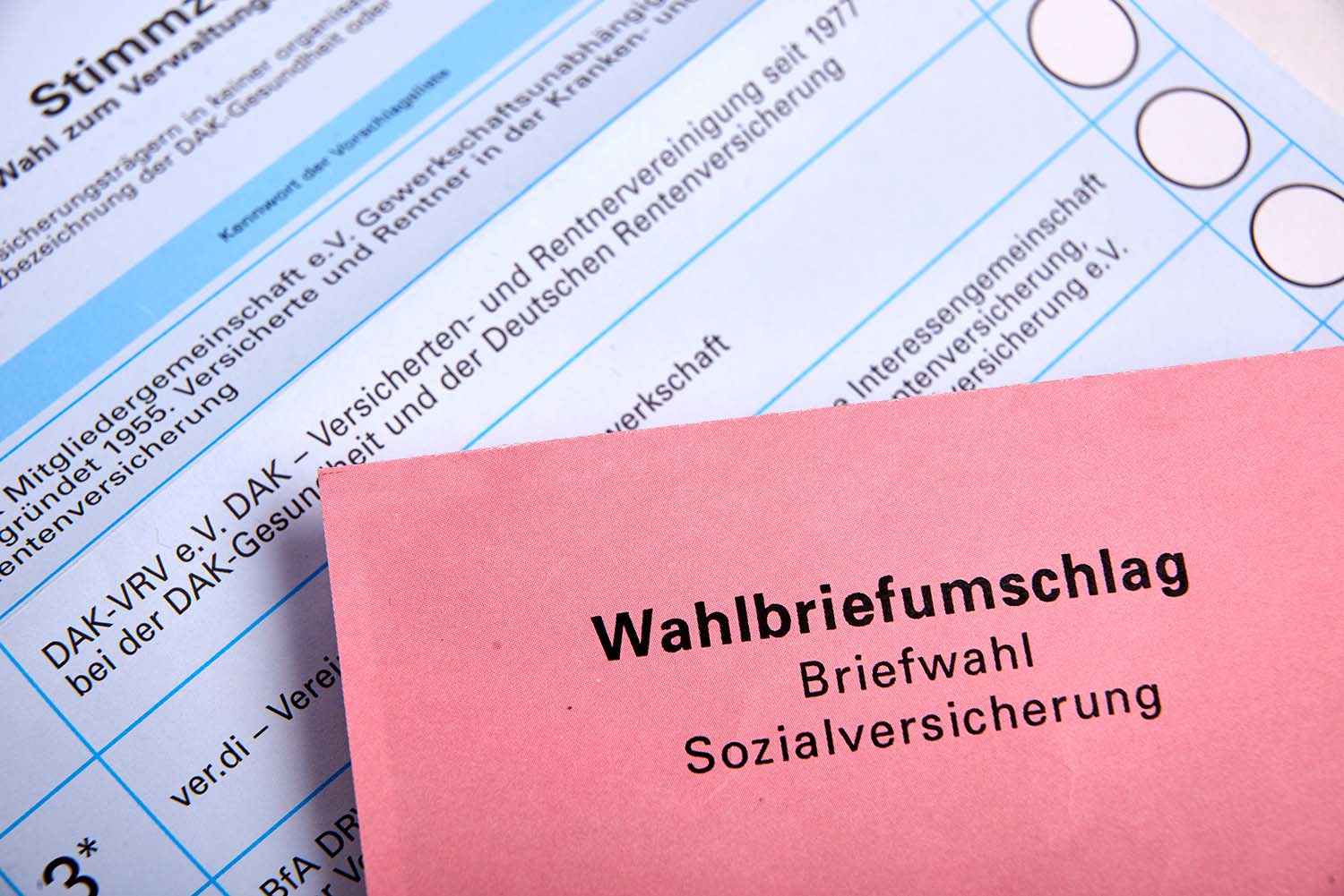 Wer weiß, wer genau über die milliardenschweren Sozialbeiträge und ihre Verwendung entscheidet? Es ist nicht der Staat allein. Diese Besonderheit könnte bald Verfassungsrang in Deutschland bekommen.